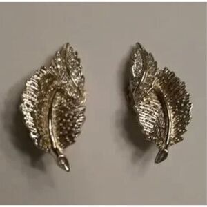 SARAH COVENTRY Leaf Shape Clip Earrings, LT. Gold Tone Metal, Crystals